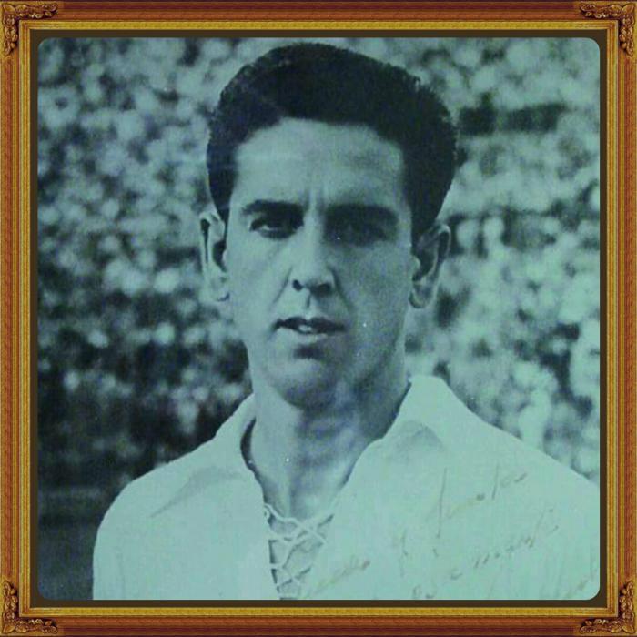 Paco Sendra (Jugador de la S.d. Sueca, Mestalla,Valencia C.F., 246 partidos en primera,96 en segunda, 1 cpoa del generalísimo y 1 copa de Ferías)