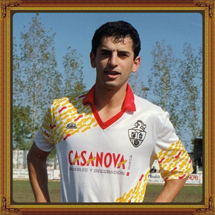Amador ,delantero de los 90,maximo goleador dos temporadas,campeón de Tercera división_0