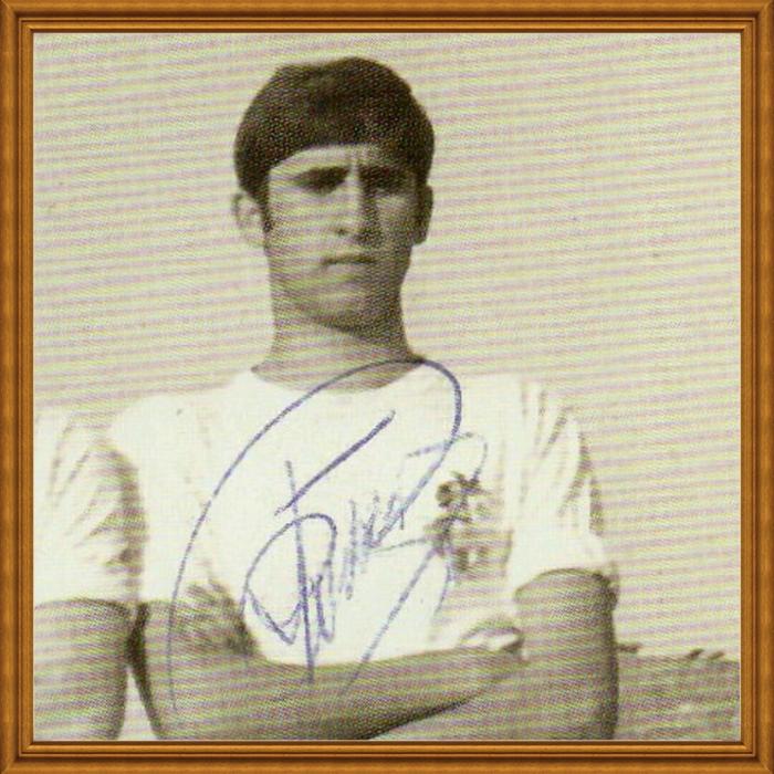 Paco Alberola,gran centrocampista de clase que jugo en la Sds en los años 60, tambien paso por las filas del Gandia c.f _0