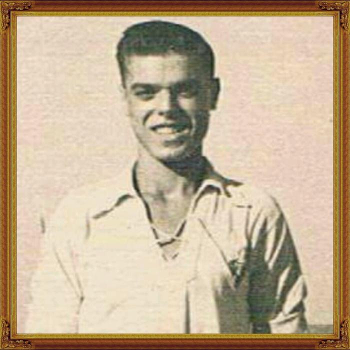 Juan Ibañez, central o lateral de los años 50. jugador del Sds , valencia cf, Mestalla y Eldense. campeón copa del Generalisilo 1954,ascenso a primera con el Mestalla 1952_1