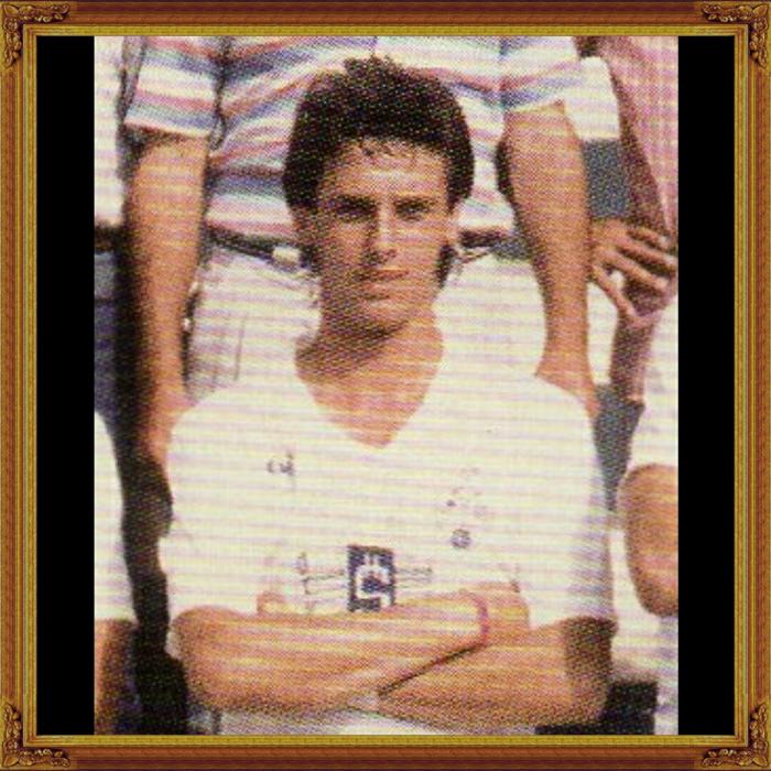 Voro Granell ""el Galllo" delantero centro de finales de los 80, gran rematador de cabeza, que sabia jugar de espaldas, maximo goleador en la temporada 86-87 del ascenso a tercera division, hermano de Amador Granell_0