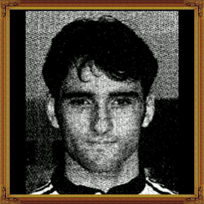 Toboso el lider de la defensa del último ascenso a tercera,formado en la cantera del Valencia c.f. jugo en 2B con el Benidorm. Actualmemte enseñando sus conocimientos en la cantera arrocera._1