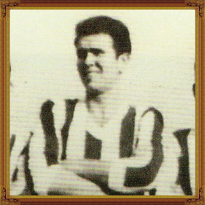 Olmos ,jugador foraneo , central de gran envergadura que triumfo en los años 60_0